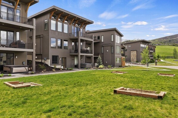 Exterior - Snowbasin Lodging with Private Hot Tub EW1 (Huntsville)