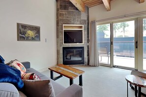 TV, fireplace, DVD player, table tennis