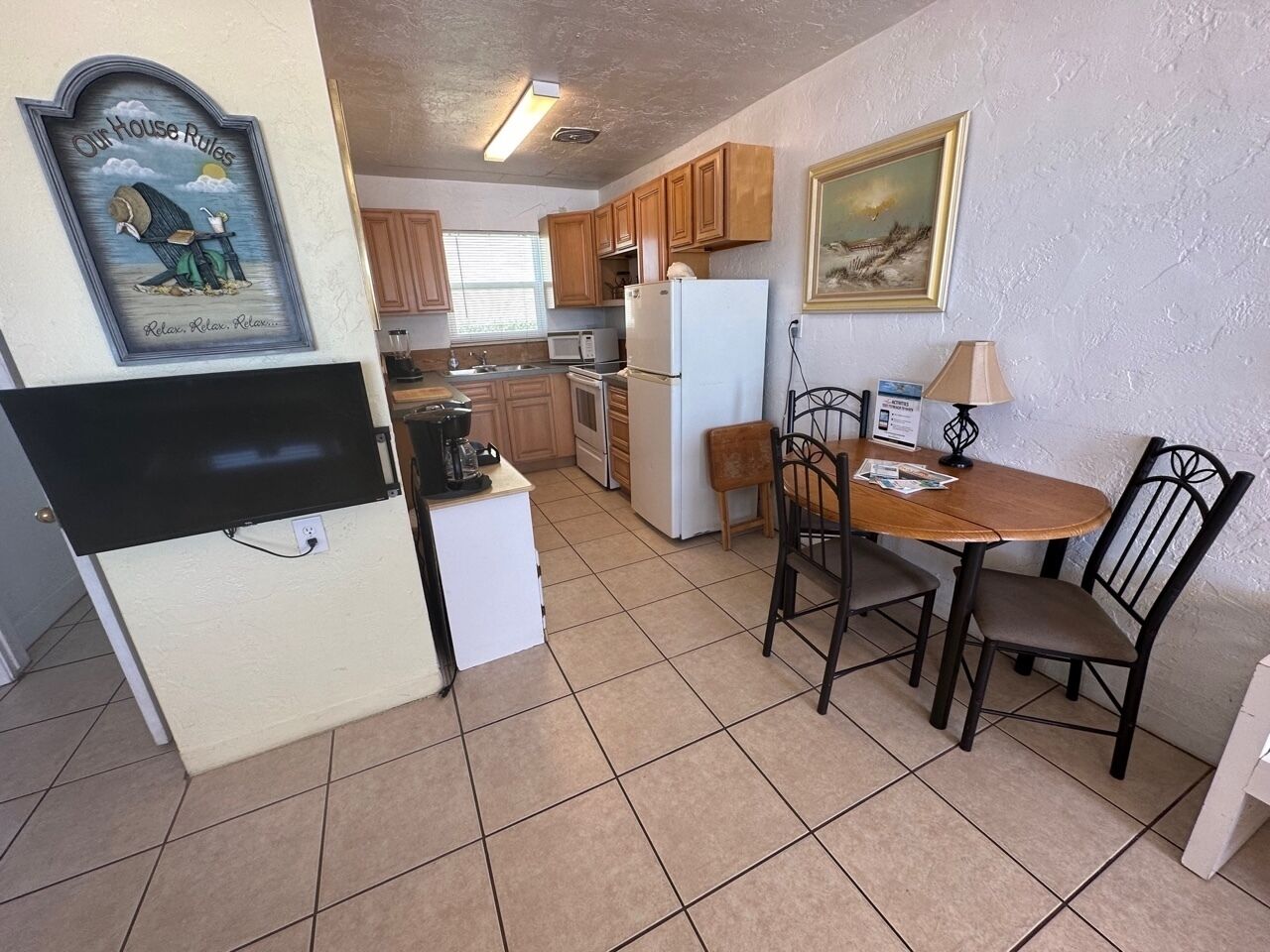 Steps to Sand n Shore Unit 2 Offers 2 Bedrooms - 1 Bath Sleeps 6