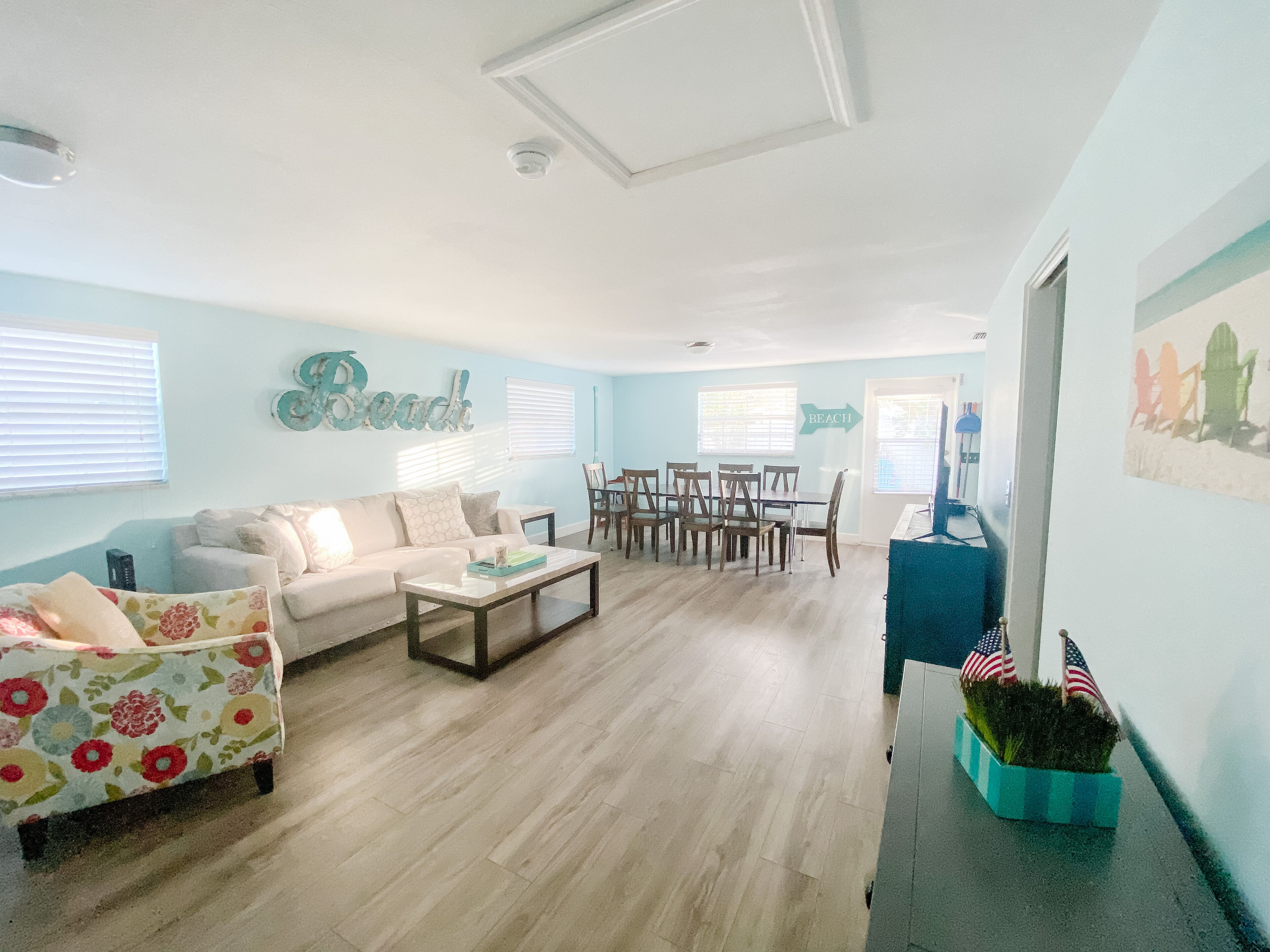  LOCATION, LOCATION, LOCATION. Great pool, close to beaches, twin family rooms!