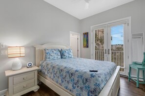 4 bedrooms, iron/ironing board, free WiFi, bed sheets