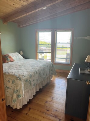 3 chambres, fer et planche à repasser, Wi-Fi gratuit, draps fournis