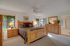 2 bedrooms, iron/ironing board, travel cot, WiFi - Cathedral Canyon Country Club, Waterfront + Mtin Views - Palm Springs Waterfront (Cathedral City)