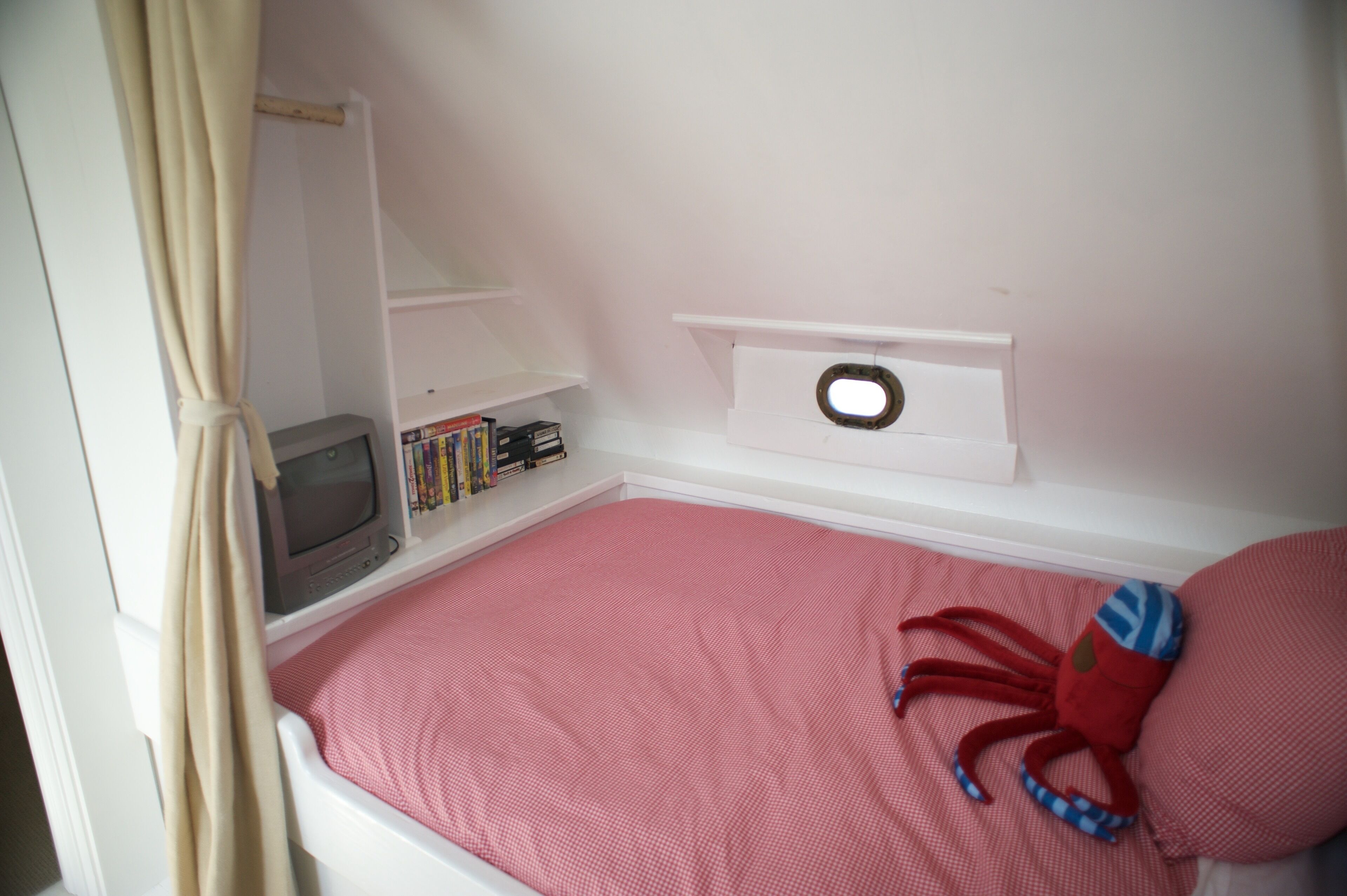 Northbound Whale - Beautifully restored turn of the century charmer 