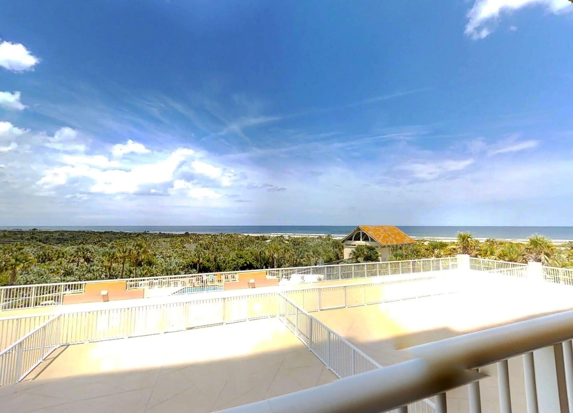 Beautiful ocean front condo