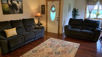 TV, fireplace, DVD player