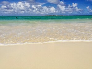 Solstolar och strandhanddukar