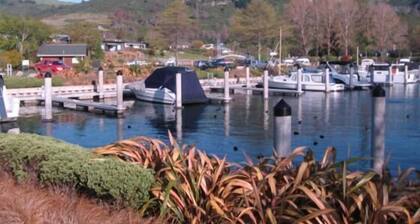 Great family bach in Kinloch