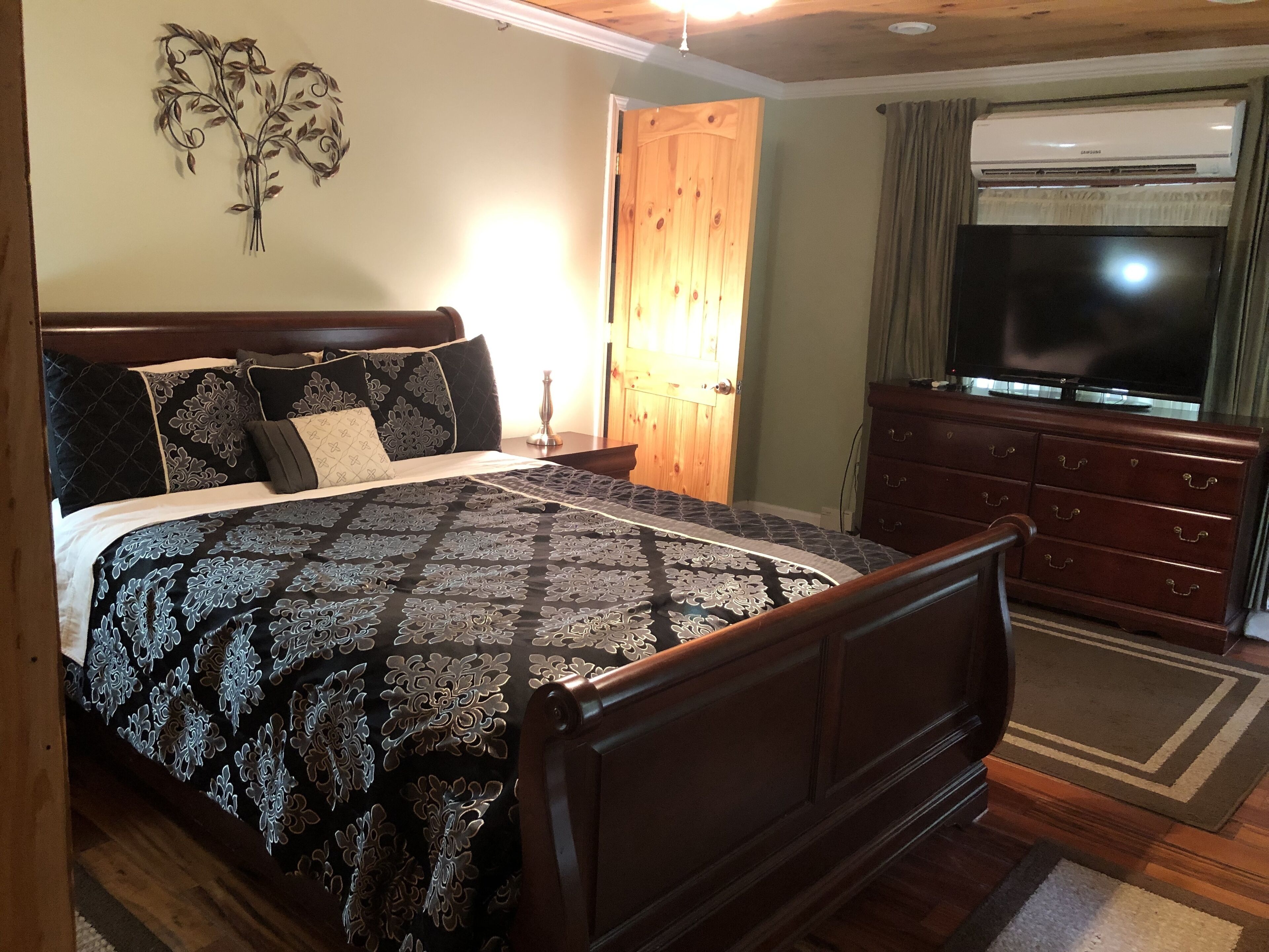 4 Schlafzimmer, Bügeleisen/Bügelbrett, kostenloses WLAN, Bettwäsche