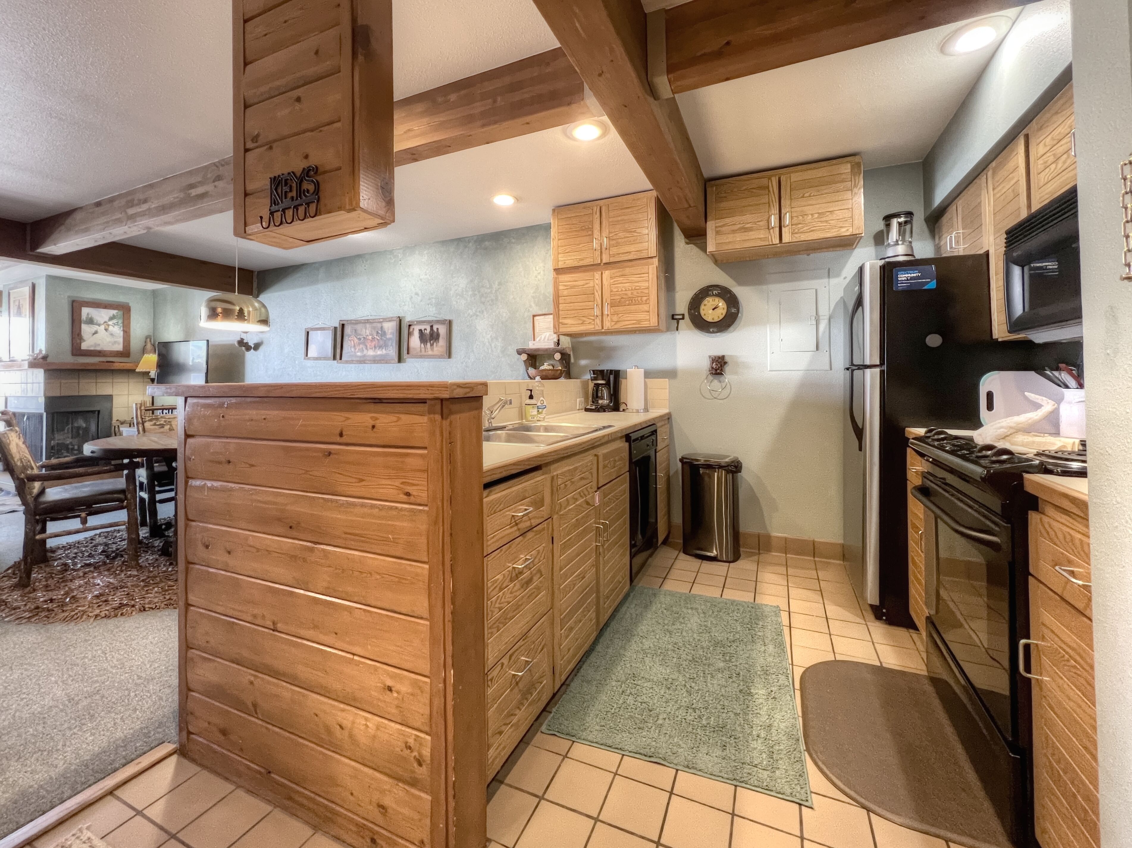 Walking Distance to the Lift! With Hot Tub!