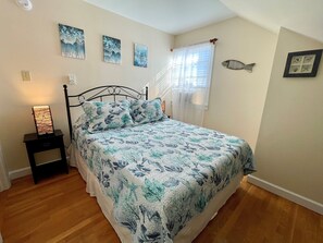 2 bedrooms, internet, bed sheets