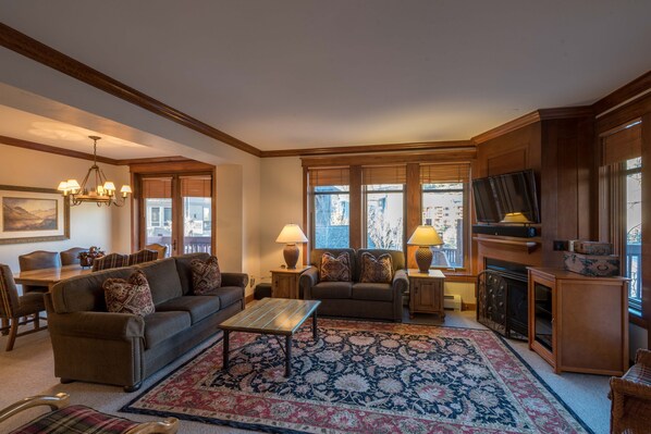 TV, fireplace, DVD player