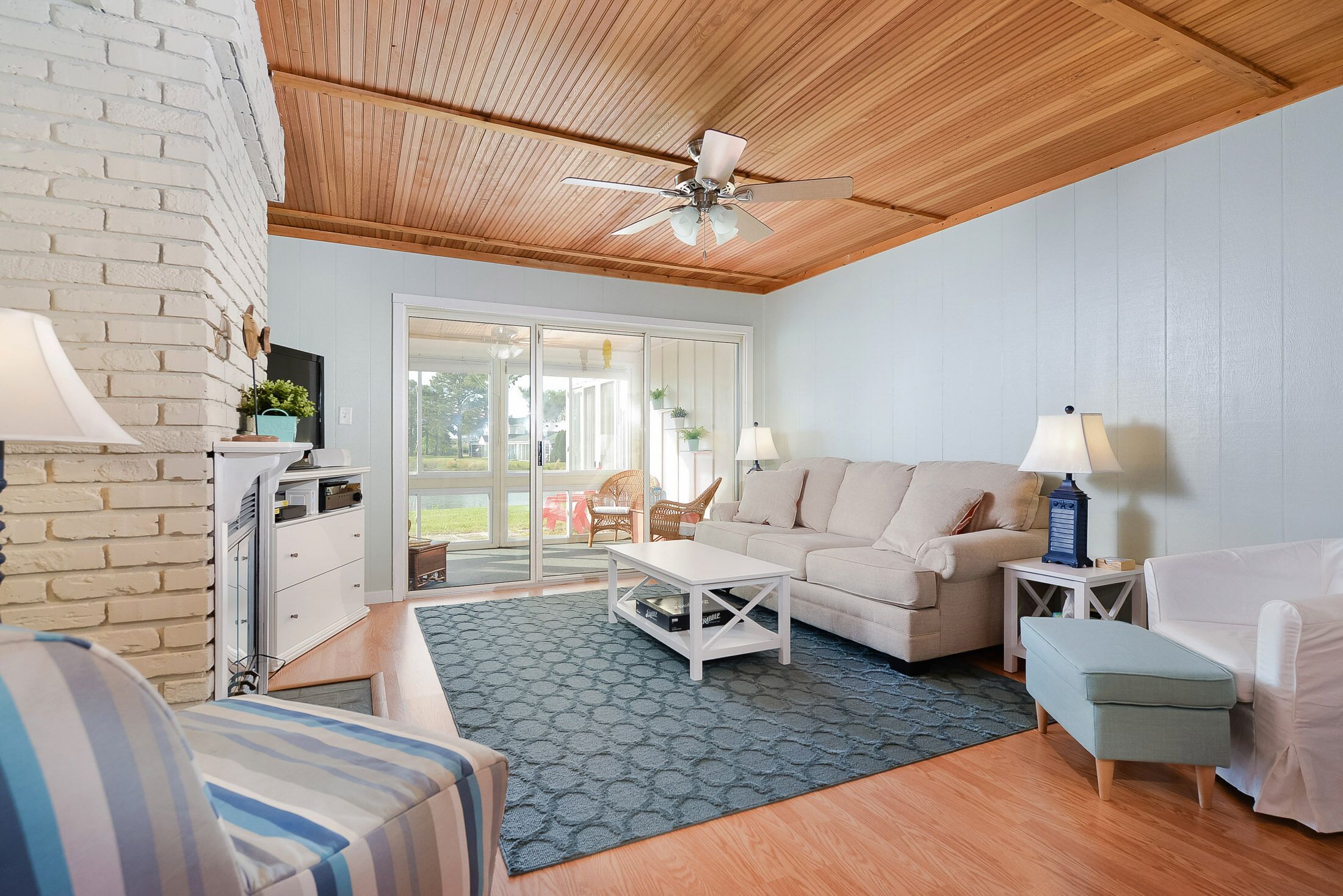 Smart TV, fireplace, books, video library