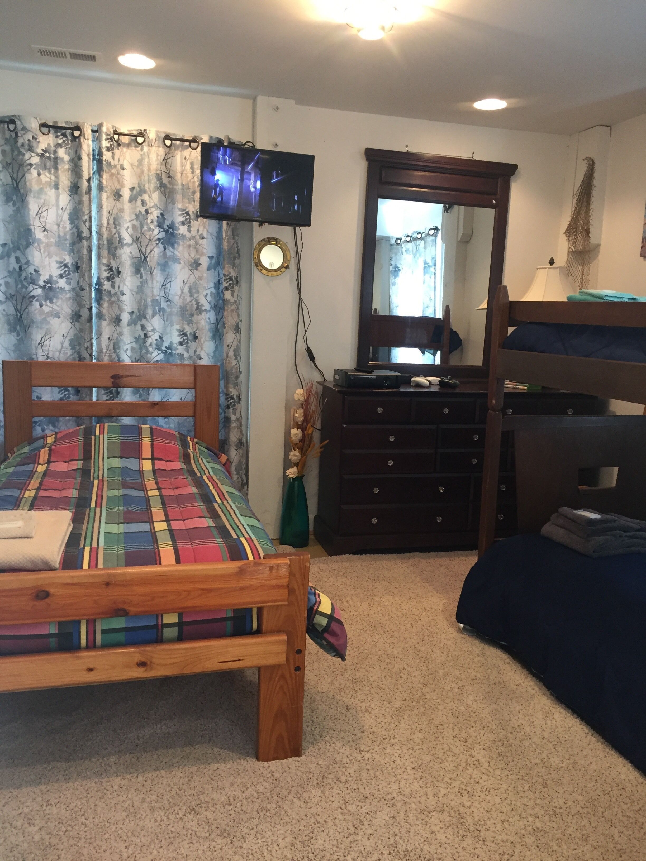 OBX home, Hot Tub, pool table, bikes, fireplace 