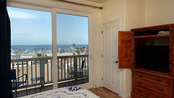 2 bedrooms, iron/ironing board, travel crib, WiFi