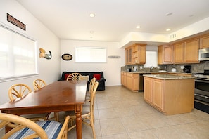 Dining - 227BB: Modern Town Home in the Heart of Avalon, Dual Master Suites, **VIEWS** - (Avalon)