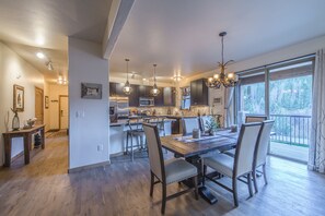 Unclassified image, 2 of 32, button - Luxury Condo @ Standard Pricing. GREAT VIEWS. Private deck. POOL & HOT TUB (Winter Park)