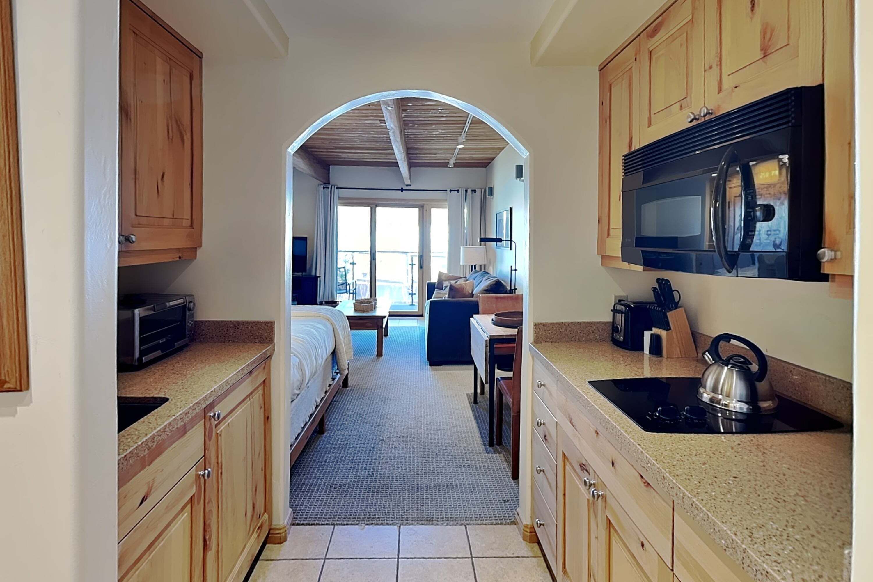 1 habitación, tabla de planchar con plancha, cuna de viaje y wifi 