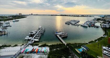 Hidden Treasure! Sunset views 2 bed / 2 bath