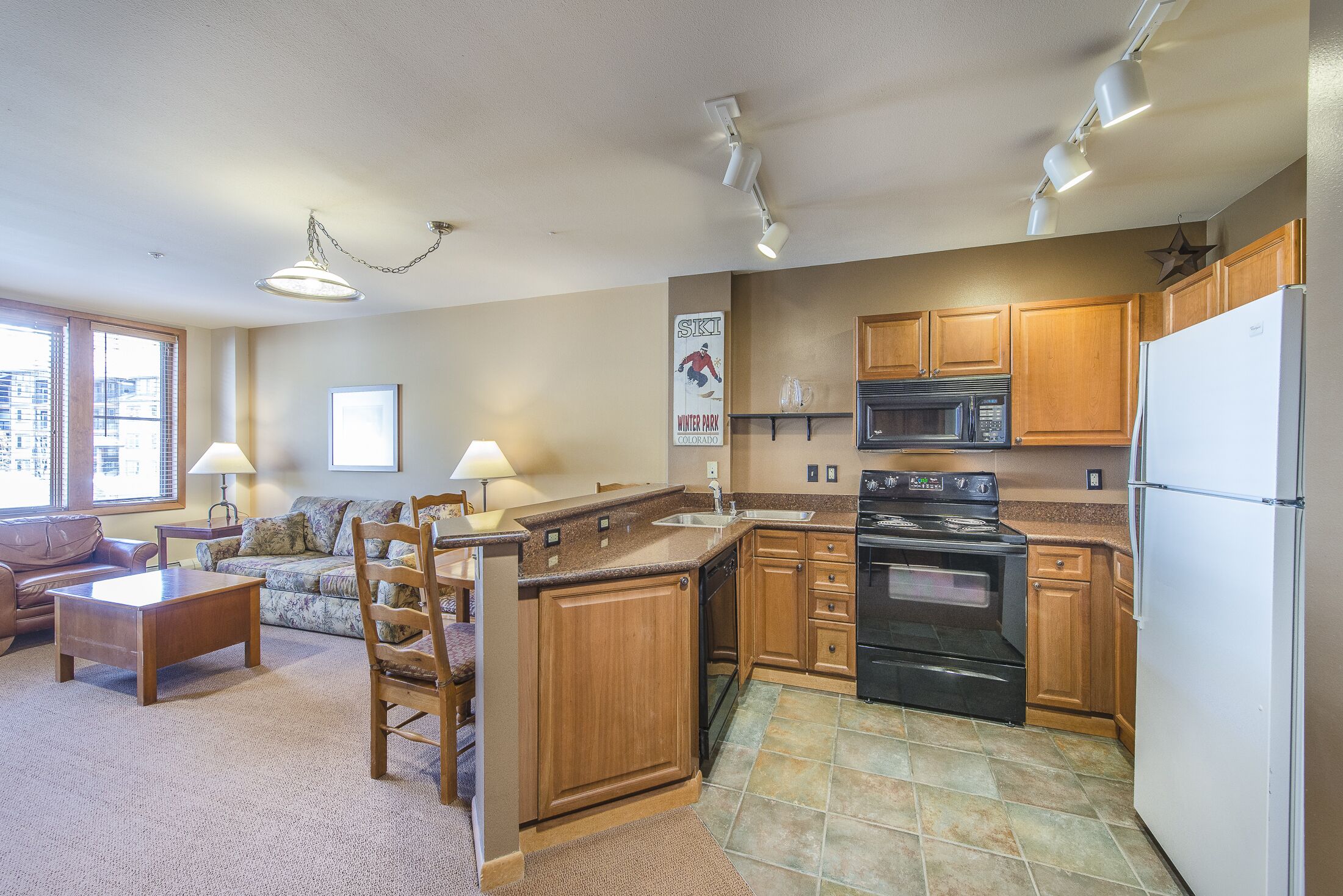 Ski-in/Ski-out condo right at the base. Access to shared hot tub