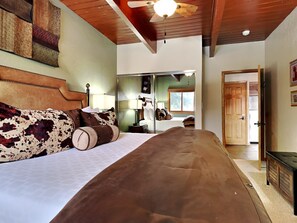1 Schlafzimmer, Schreibtisch, Bügeleisen/Bügelbrett, Reisekinderbett