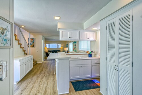 Gut ausgestattetes zweistöckiges Haus + reichhaltiges Deck + WLAN + neuer Teppich