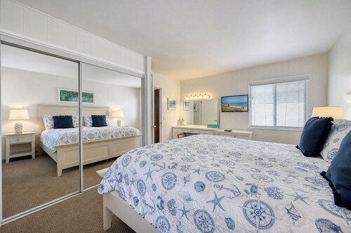 324D: Well-appointed Two Story Home + Ample Deck + WIFI + New Carpet - 324 Desca