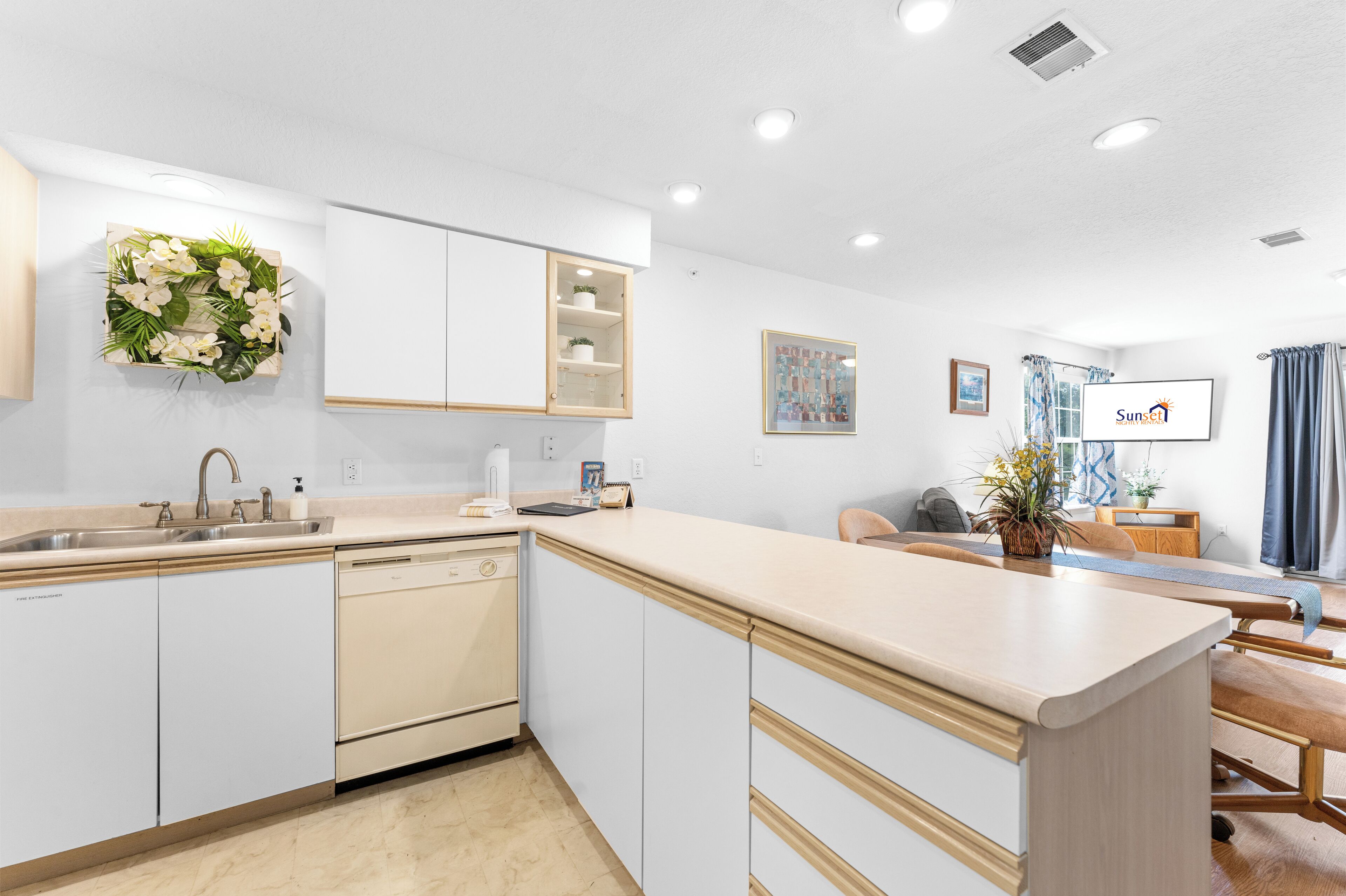 Super Cozy and Clean 2BD/2BA Condo! Minutes to Downtown Branson and Shopping!