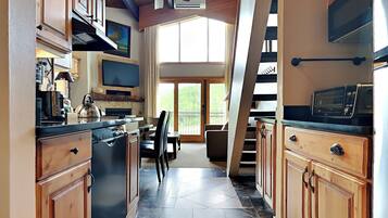 Ofen, Herdplatte, GeschirrspĂŒler, Toaster