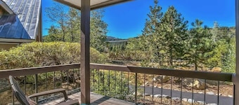 Varm Squaw Valley 1br Condo 5 min til Ski Resort!
