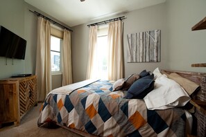 3 bedrooms, free WiFi, bed sheets