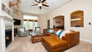 Télévision, cheminée