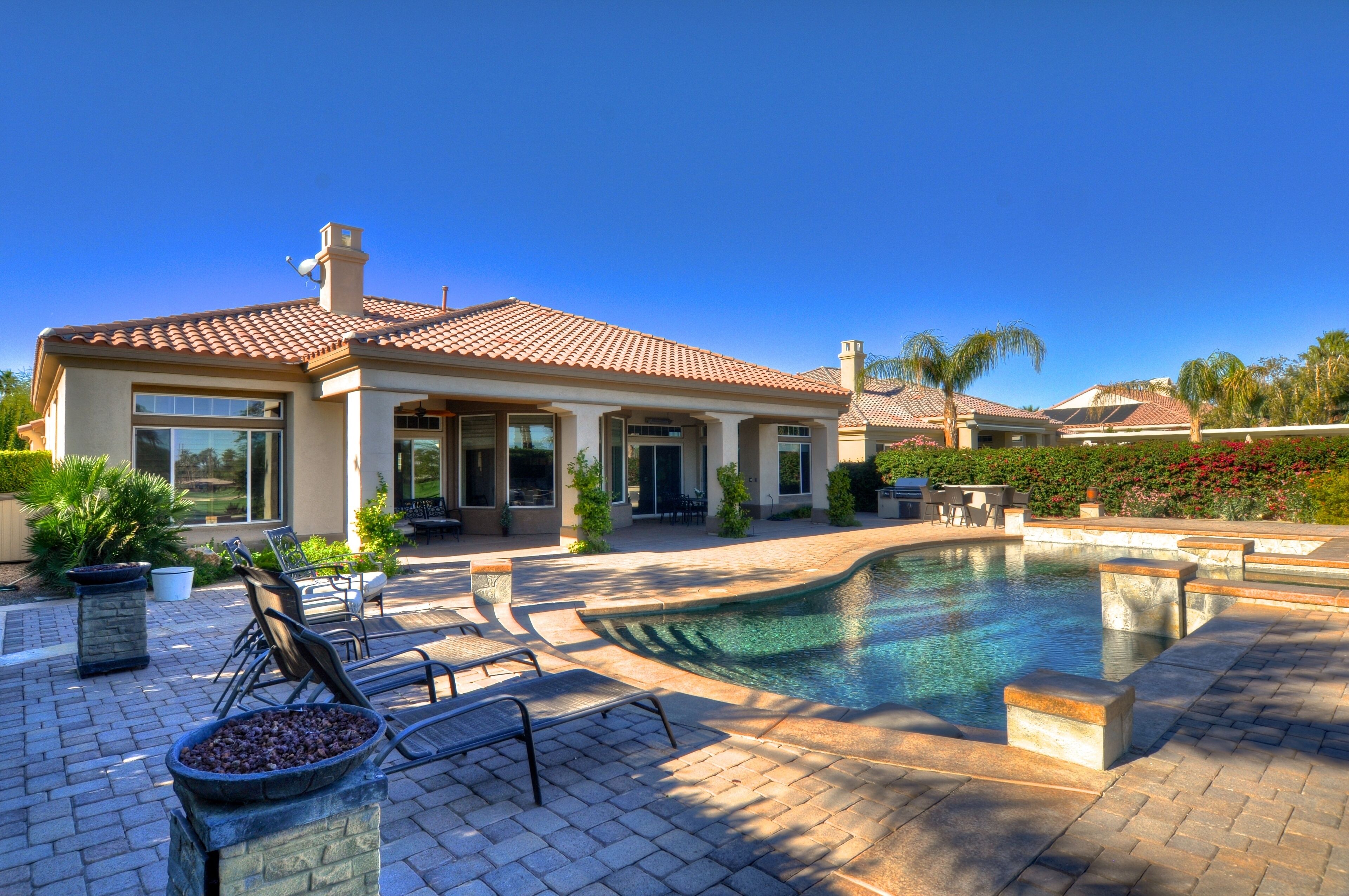 PGA Legends Estate with stunning pool/spa on golf course!  4bedroom #063568