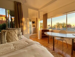 3 Schlafzimmer, Schreibtisch, kostenloses WLAN, Bettwäsche