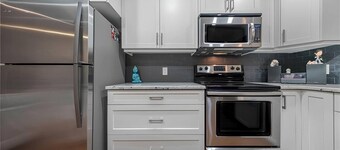 3 Br Townhouse Downtown Kelowna