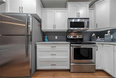 3 Br Townhouse Downtown Kelowna