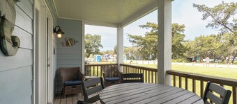 Pipe Dream: Condo with pool access. Centrally located.