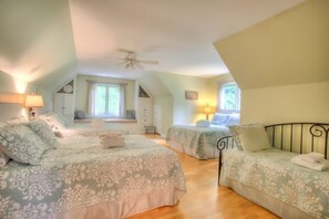 7 bedrooms, iron/ironing board, WiFi, bed sheets