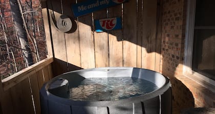 Bearidise in Mtns! - Hot Tub, takka, lähellä Asheville, View, Fire Pit, ilmainen WiFi, Pet Friendl