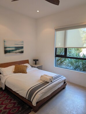 1 bedroom, iron/ironing board, WiFi, bed sheets - Contemporary suite in Santa Monica with private entrance (Santa Monica)