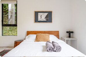 1 bedroom, iron/ironing board, WiFi, bed sheets - Contemporary suite in Santa Monica with private entrance (Santa Monica)