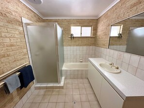 Bathtub