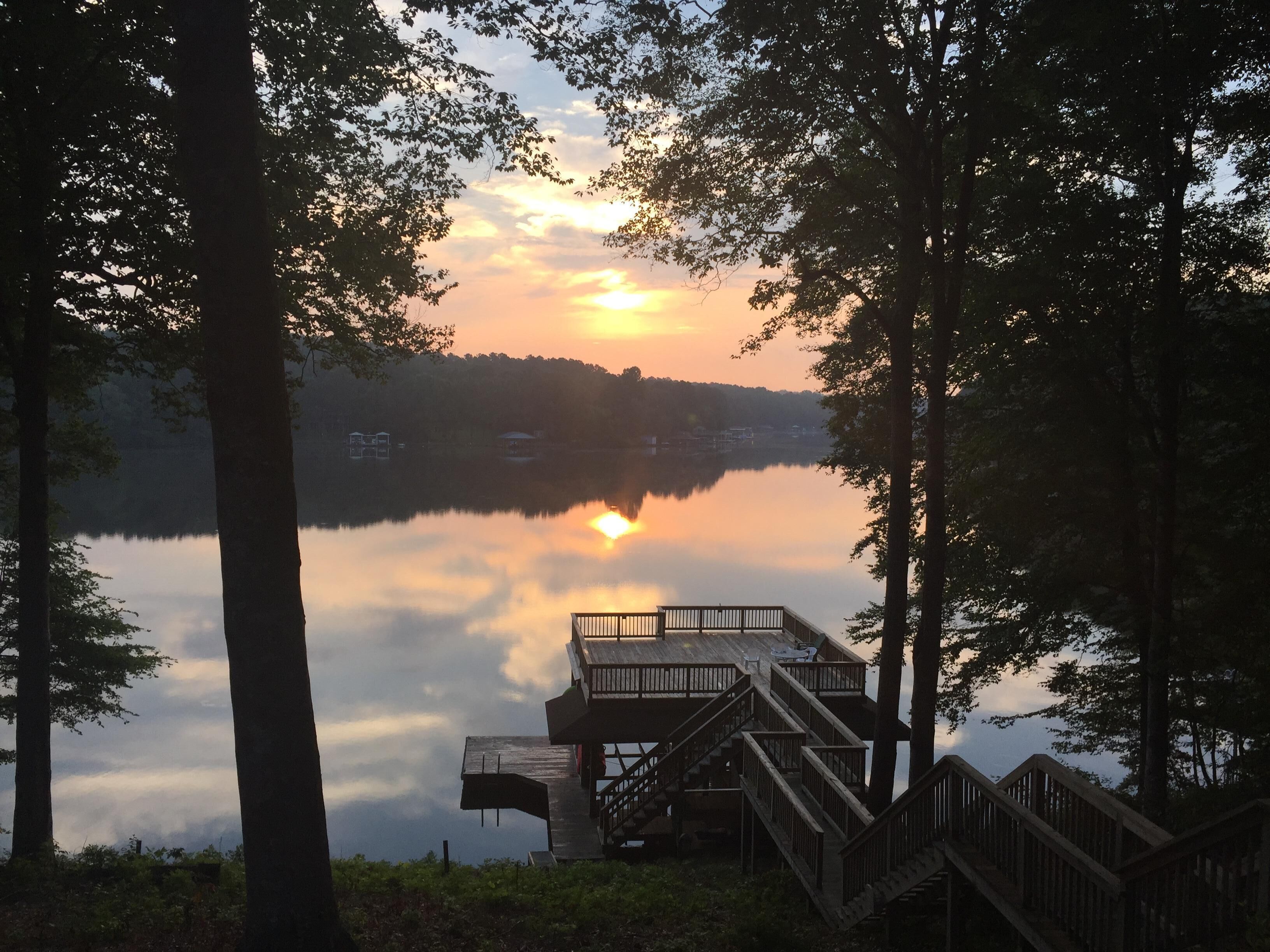 Waterfront Log Cabin On Lake Gaston