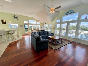 Televisión, chimenea, Netflix y futbolito 