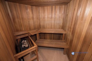 Sauna - Marquise on Blackcomb, Pool & Hot Tub, Easy Ski Access, Free WiFi (Whistler)
