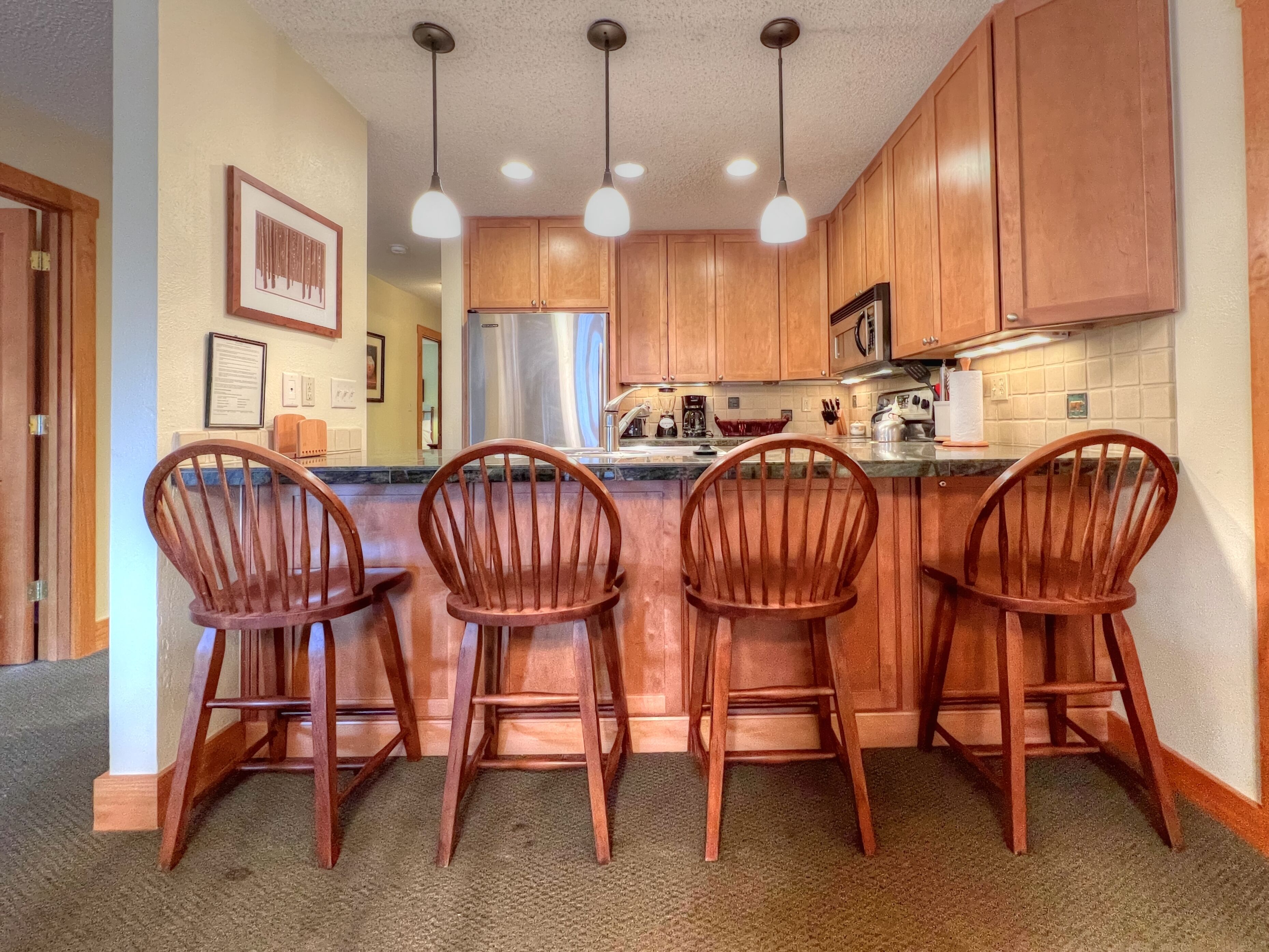 Close Walk to Slopes, Great views, Hot Tub