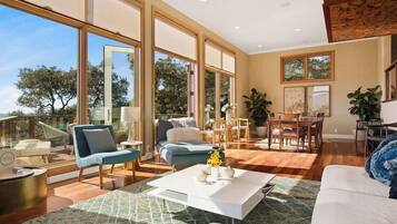 Una televisión, una oficina