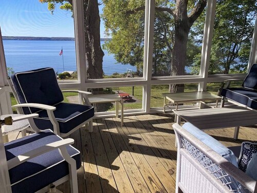 Lakefront Home in the Heart of Aurora, Sunset Ready!