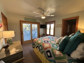 3 bedrooms, travel crib, internet, bed sheets