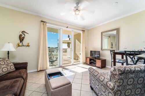 The Inn at Dauphin Island 106 1BR Walks right out to Pools and Beach!